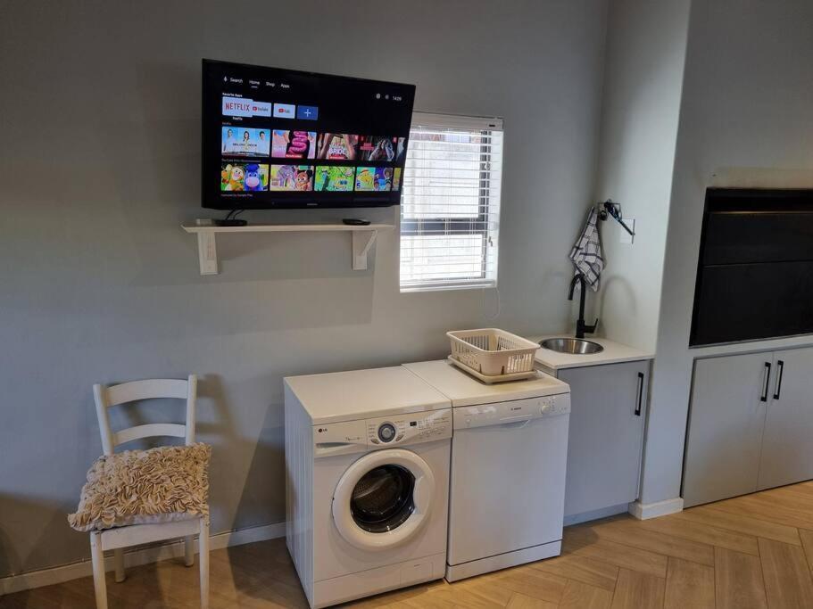 Spacious Lanes And Garage Parking Apartment Cape Town
