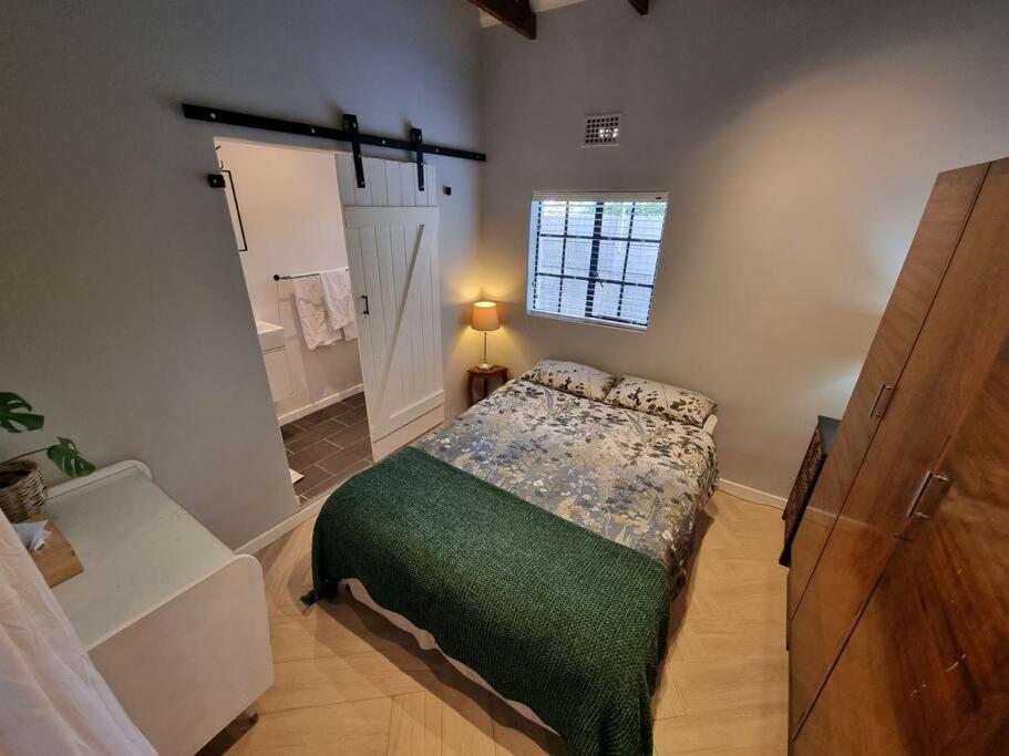 Spacious Lanes And Garage Parking Apartment Cape Town